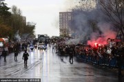 西甲惊天争议！姆巴佩禁区倒地未判点球，拉奥斯怒斥：视频助理裁判本该介入！